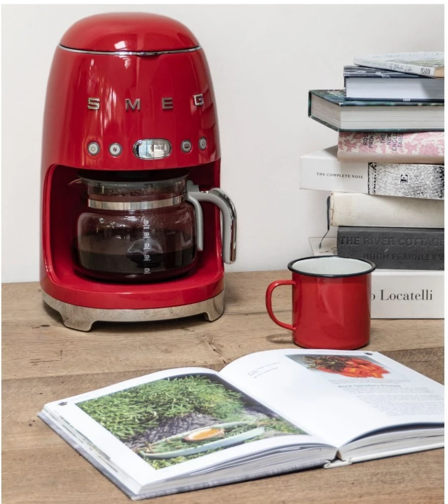 Smeg DCF02RDUK Drip Filter Coffee Machine - Red - Image 2