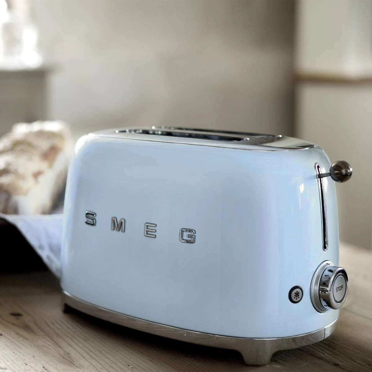 Smeg TSF01PBUK 2 Slice Toaster - Pastel Blue - Image 2