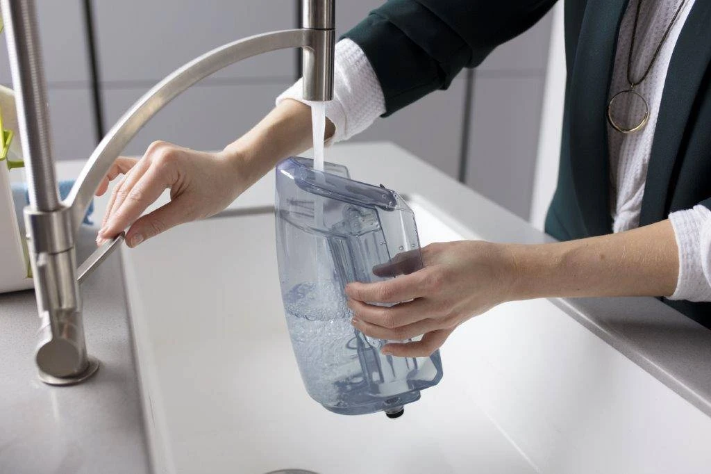 Bissell 36982 SpotClean Pet Carpet Cleaner - Image 4