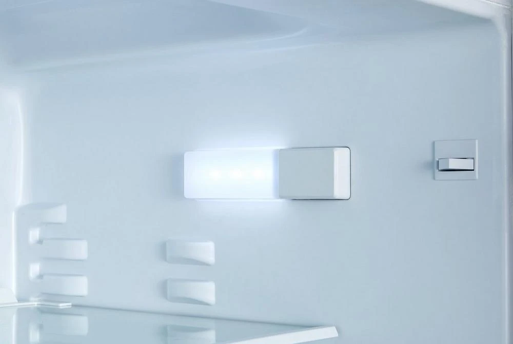 Hisense RUL178D4AW1 59.5cm Integrated Undercounter Fridge - White - Image 3