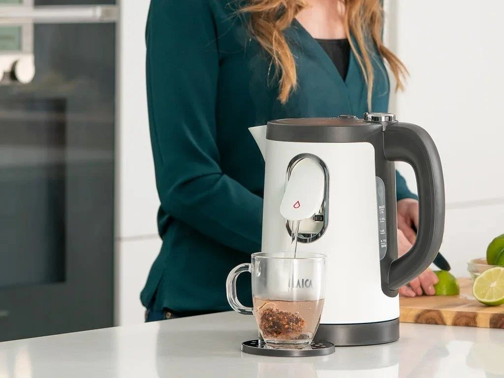 Laica KJ2001W Dual Flo 1.5L Kettle With One-Cup Fast Boil Dispense - White - Image 3