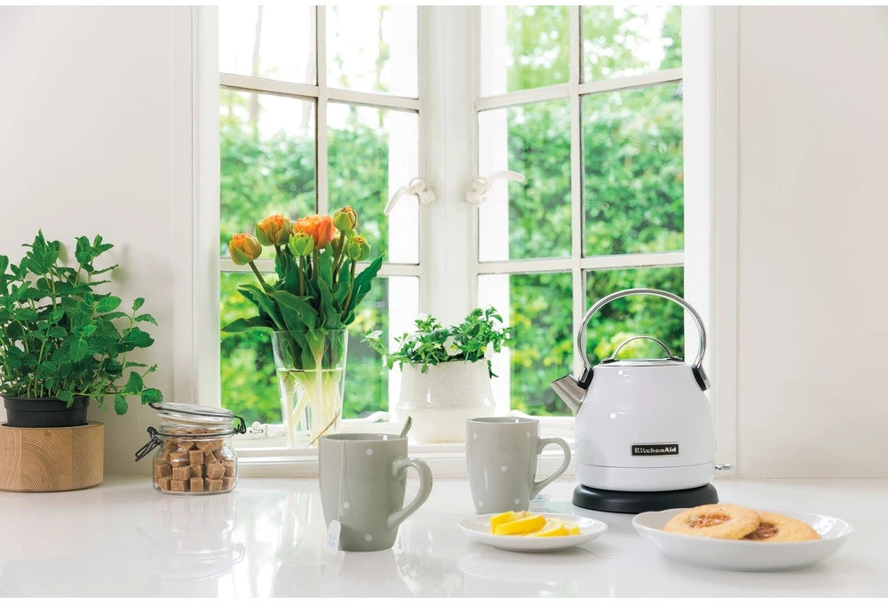 KitchenAid 5KEK1222BWH 1.25L Classic Kettle - White - Image 2