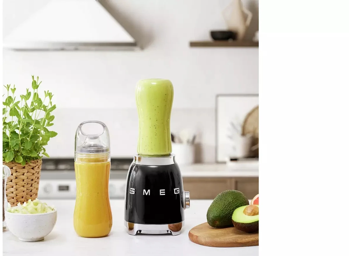 Smeg PBF01BLUK Personal Blender - Black - Image 3